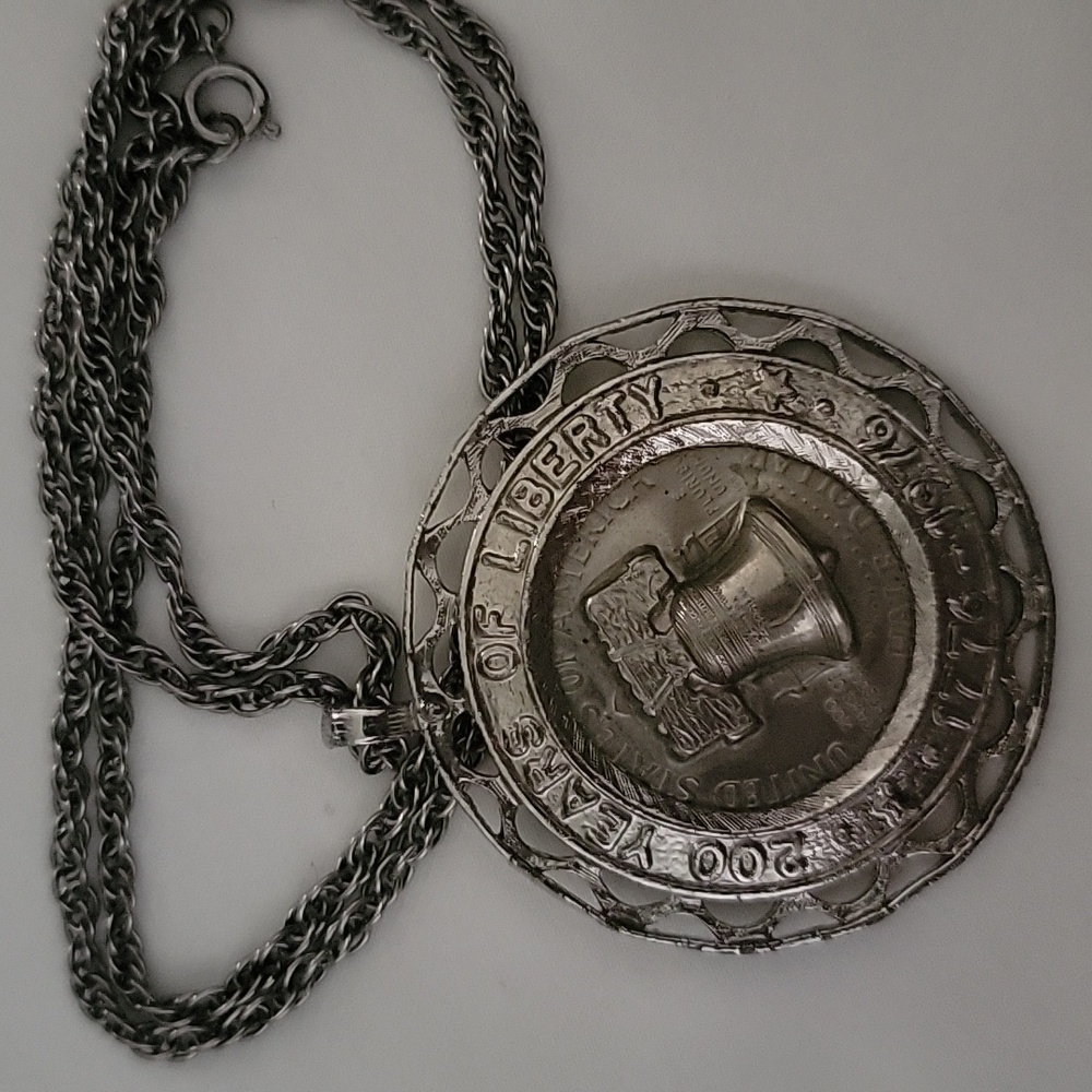 Vintage US Coin Pendant 200 Years Of Liberty 1776-1976,collector US Coin